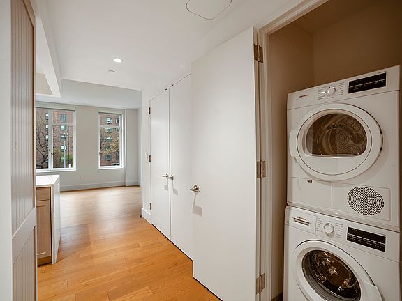 5th image of 510 E 14th St #313