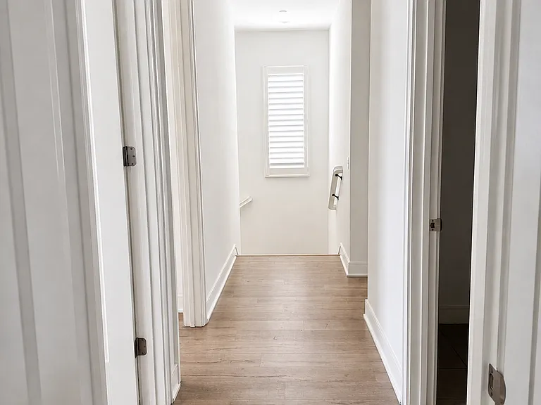 102 Della — Photo 7