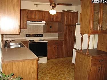 2nd image of 2861 Crestwood Dr NW