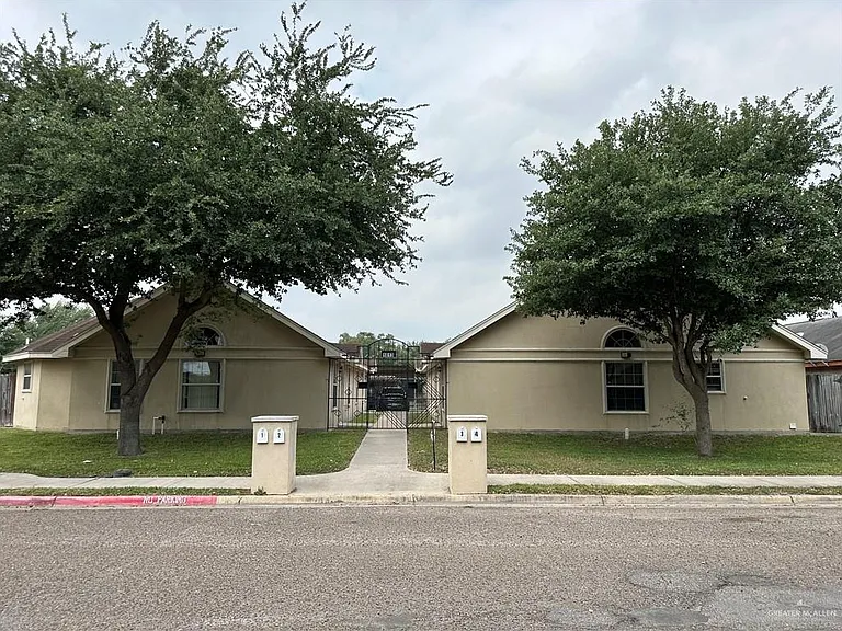 1813 Bahamas Dr — Photo 1