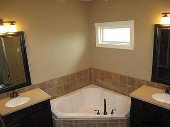 4th image of 5513 N 150th St