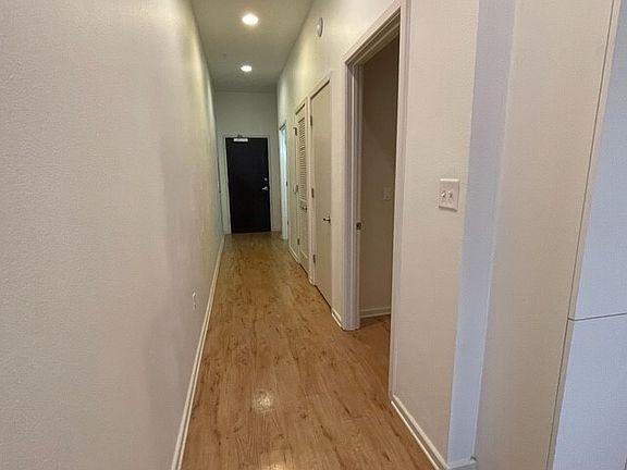 4th image of 310 Main St APT 1