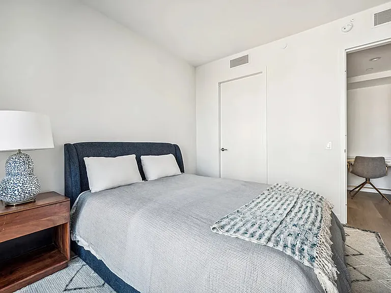17 Hanover Pl #20I — Photo 7