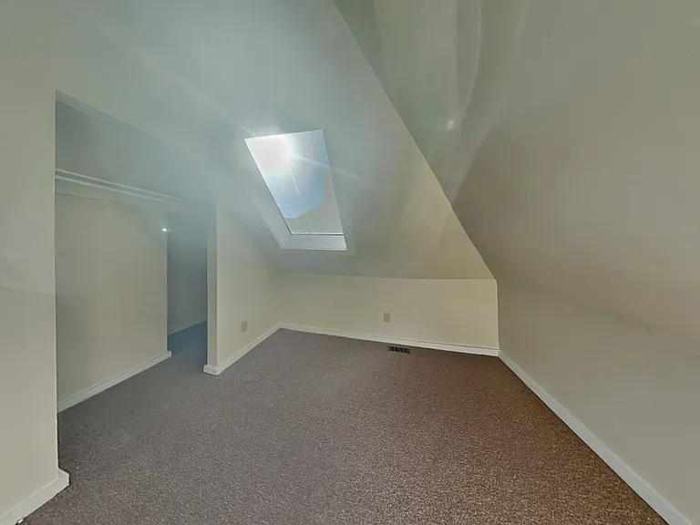 1365 Indianola Ave — Photo 13