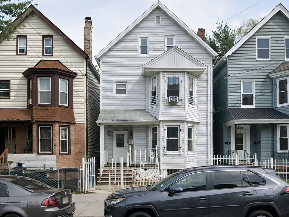1st image of 311 7th Ave W Floor 2