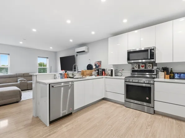 145 Newbury Ave, Quincy, MA