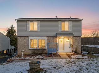 1279 Armstrong Dr, South Park, PA 15129