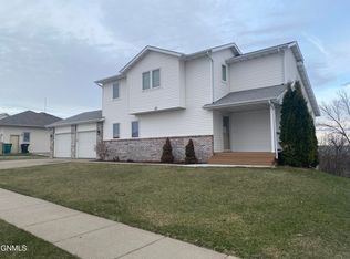 1801 N 26th St, Bismarck, ND 58501