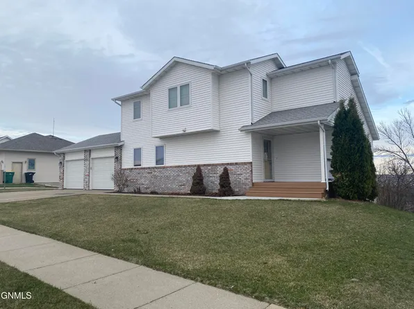 1801 N 26th St, Bismarck, ND 58501