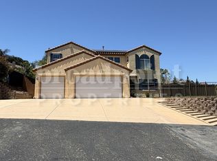 637 Oak Glade Dr, Fallbrook, CA 92028