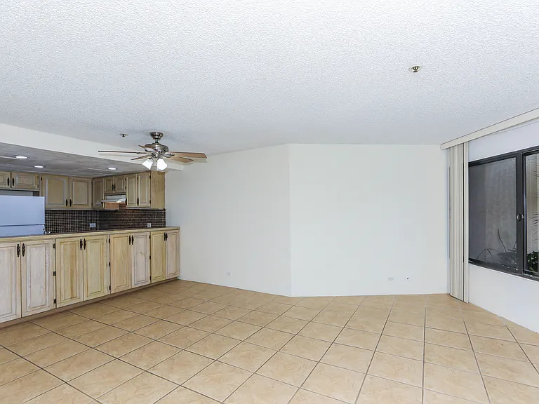 555 Hahaione St #B100 — Photo 5