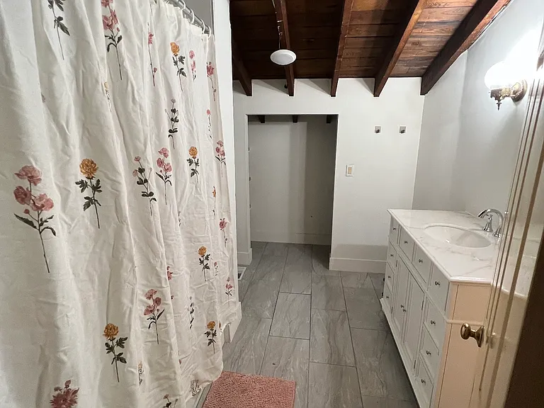 20 E 18th St #3 — Photo 12