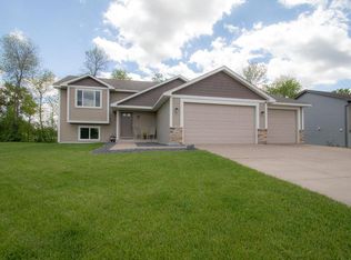 6261 209th St N, Forest Lake, MN 55025