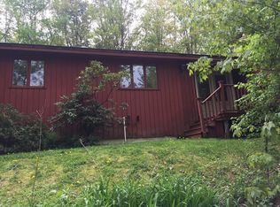 39 Country Corners Rd, Amherst, MA 01002