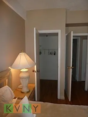 Rented by KVNY Soho | media 9