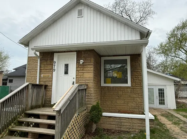 979 Scott St, Muskegon, MI 49442