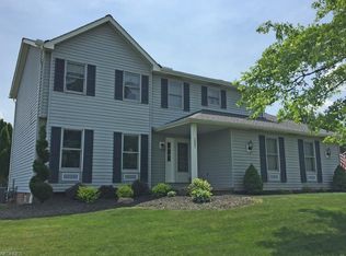 10001 Ridge Line Dr, North Royalton, OH 44133