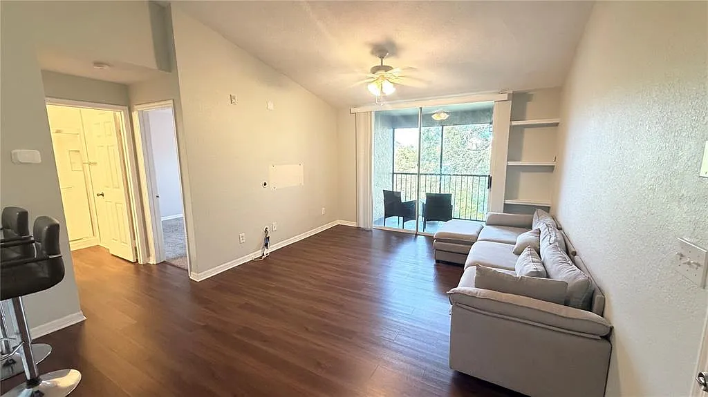 1 bed, 1.0 bath, 671 sqft, $1,500 — Photo 3