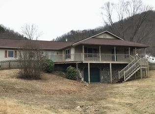 208 Bailey Cir, Erwin, TN 37650
