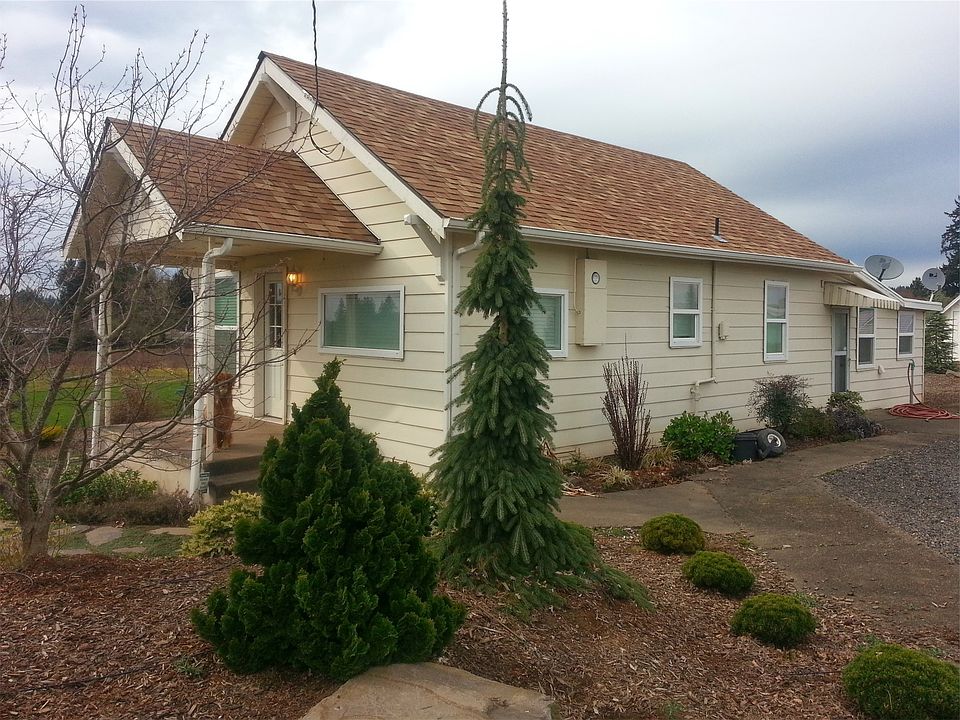 front of home prior to 2013 remodel