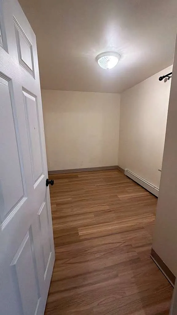 1 bed, $1,300 — Photo 3