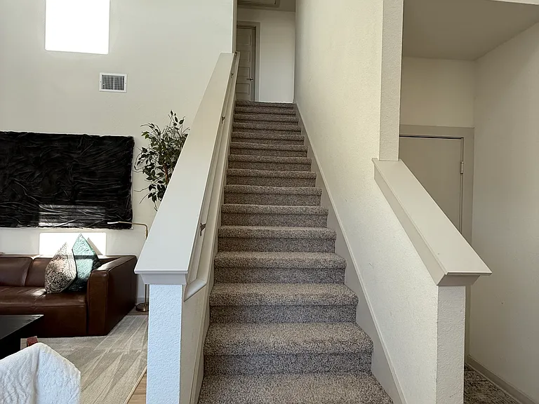 220 Merrick Rd — Photo 9
