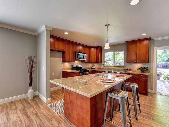 4th image of 5521 Willow Oak Way