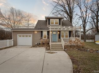 8309 N Custer Rd, Monroe, MI 48162