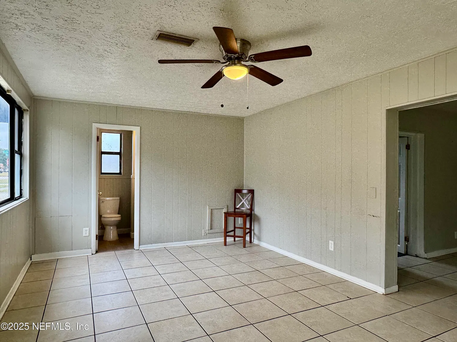 2 bed, 1.5 bath, 832 sqft, $1,300 — Photo 4
