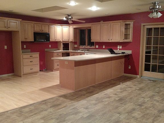 2nd image of 313 Nebraska Dr