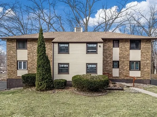 23 Cherry Hill Ct #124, Hampton, IL 61256