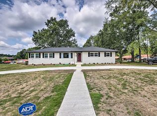 412 Howard Rd, Tuskegee Institute, AL 36088