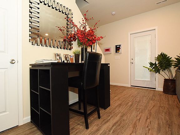 5th image of 166 Jefferson St APT 2