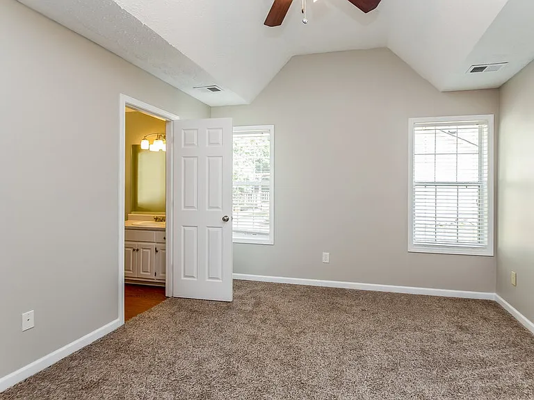 173 Waters Edge Dr — Photo 7