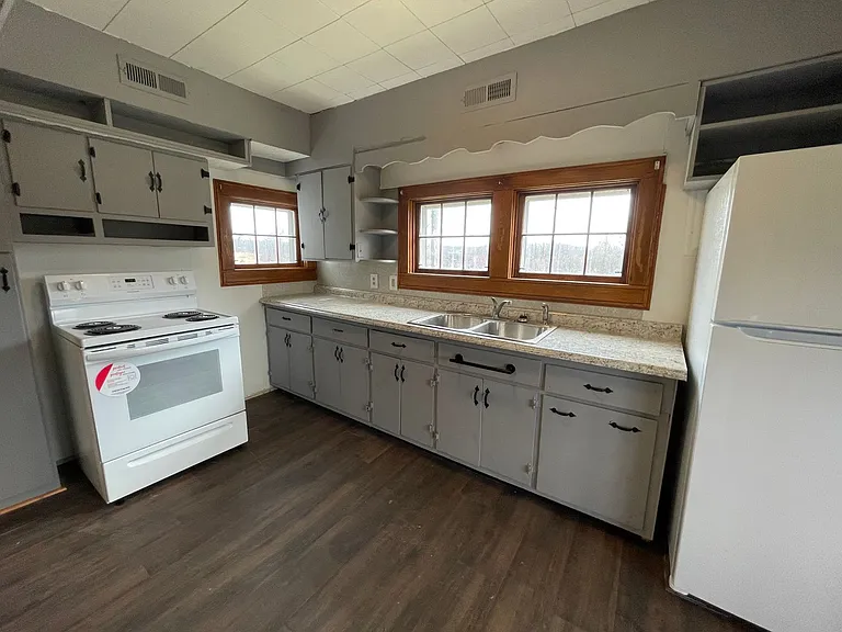 555 Hopewell Rd — Photo 9