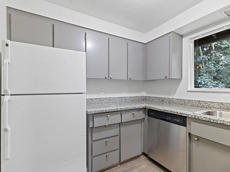 Anchor Apartments — Photo 52