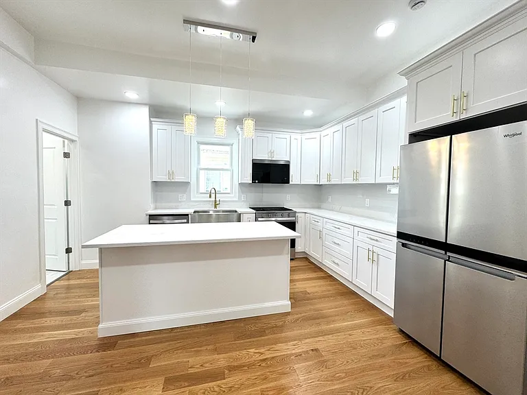 56 Pinckney St #1 — Photo 1