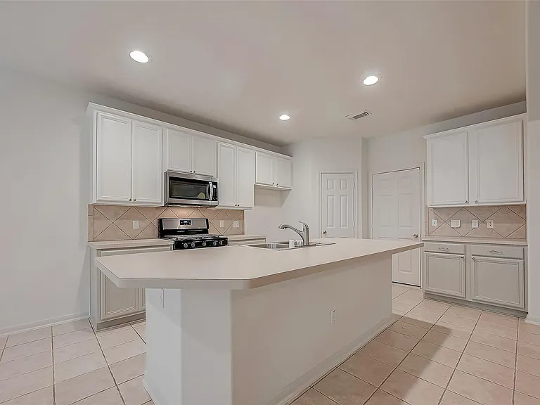 22 Stone Arrow Pl — Photo 6