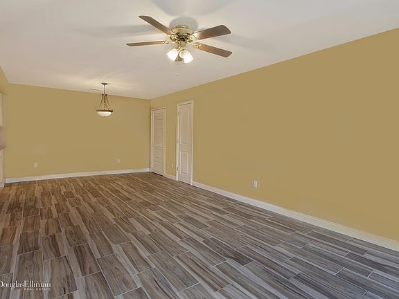 4th image of 111 Palo Alto Dr