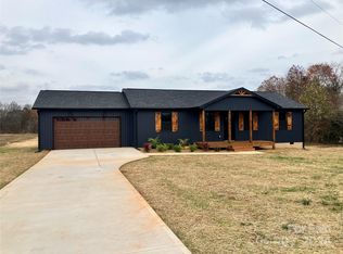 976 Tabor Rd, Olin, NC 28660