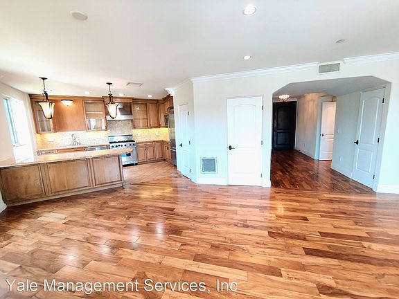 5th image of 4350 Vantage Ave APT 303