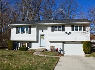 846 W Shore Blvd, Sheffield Lake, OH 44054