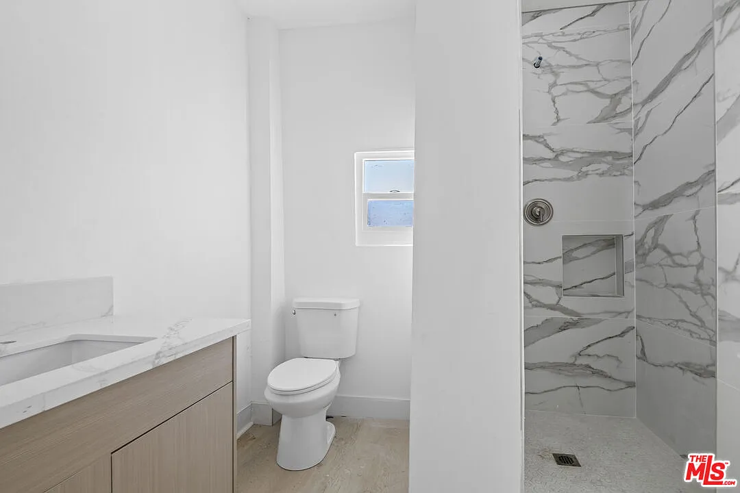 4 bed, 2.0 bath, 1980 sqft, $6,000 — Photo 3