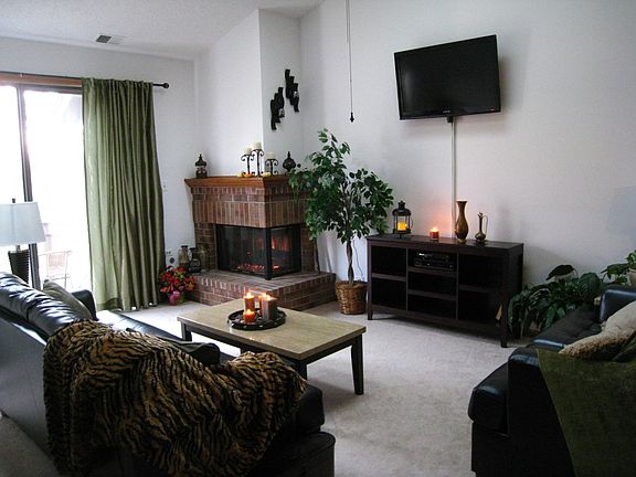 5th image of 7915 Oak Knoll Ln