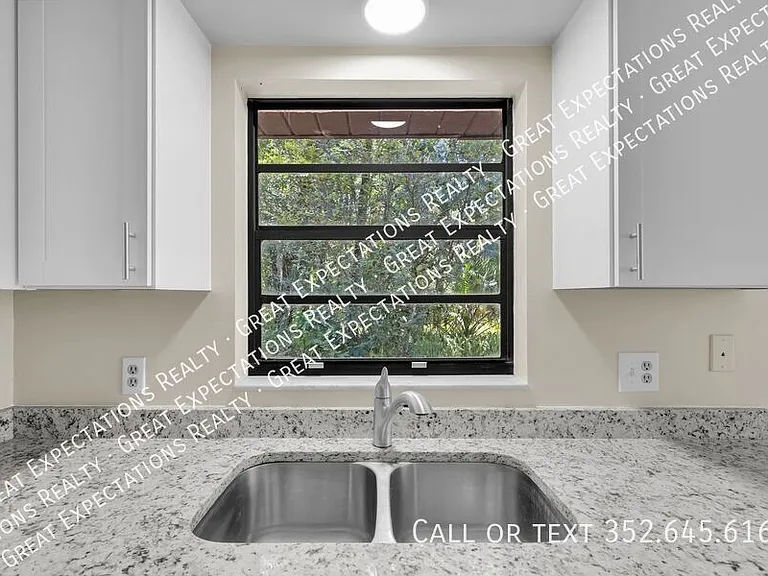 3381 NE 56th Ave — Photo 10