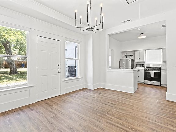 5th image of 5617 Victor St