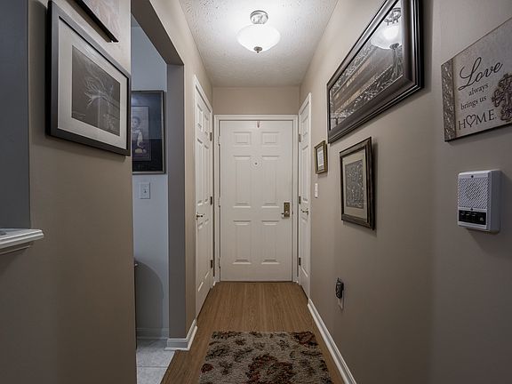 5th image of 8910 Hunters Creek Dr APT 104