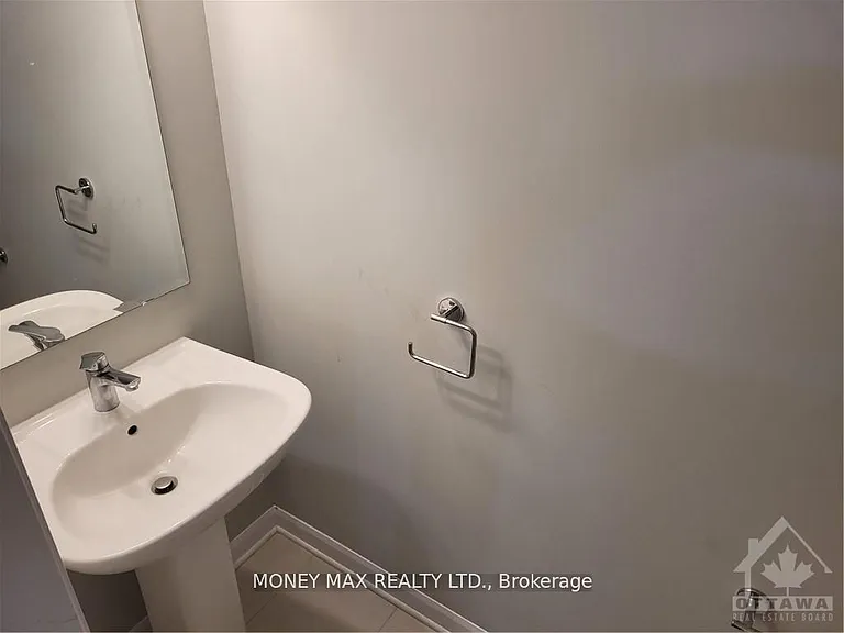 551 Clemency Cres — Photo 15