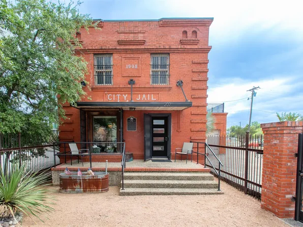 207 W 5th Ave, Corsicana, TX 75110