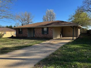 115 Elizabeth Ln, Blossom, TX 75416